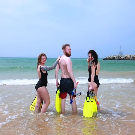 Bluefin Adventure And Deep Sea Fishing Hostel Hikkaduwa Exterior foto